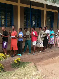 De scholen in Rwanda zijn gestart!