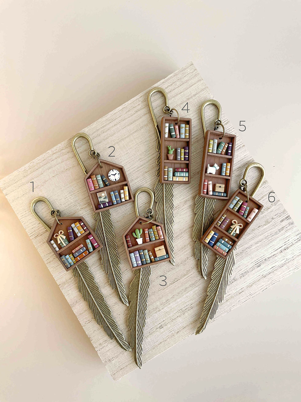 Thumbnail: Bookcase bookmarks Big size Brown