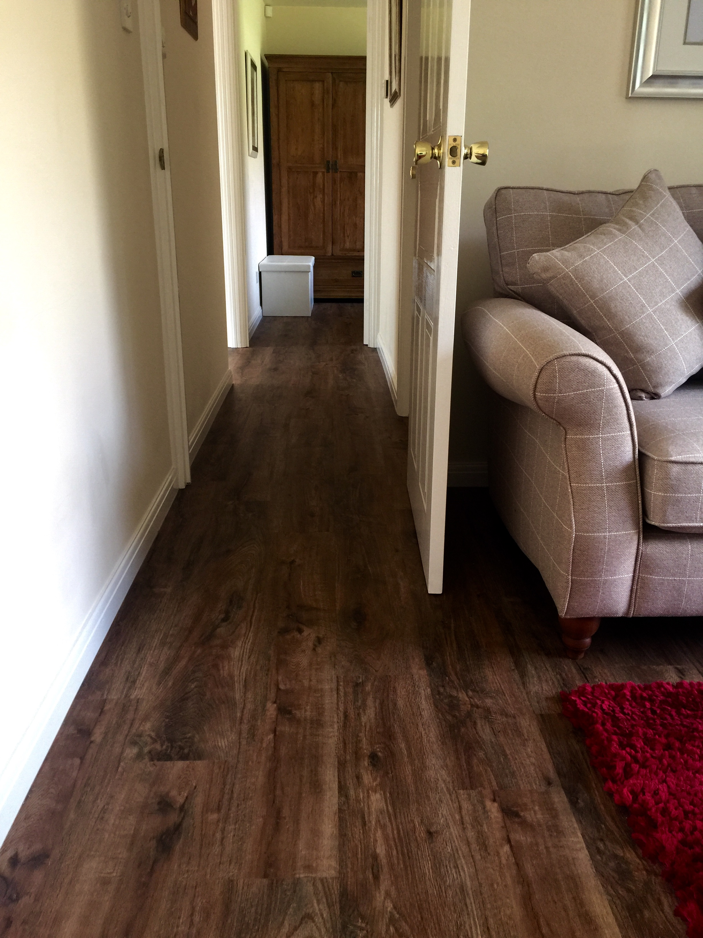 LUXURY VINYL PLANKS