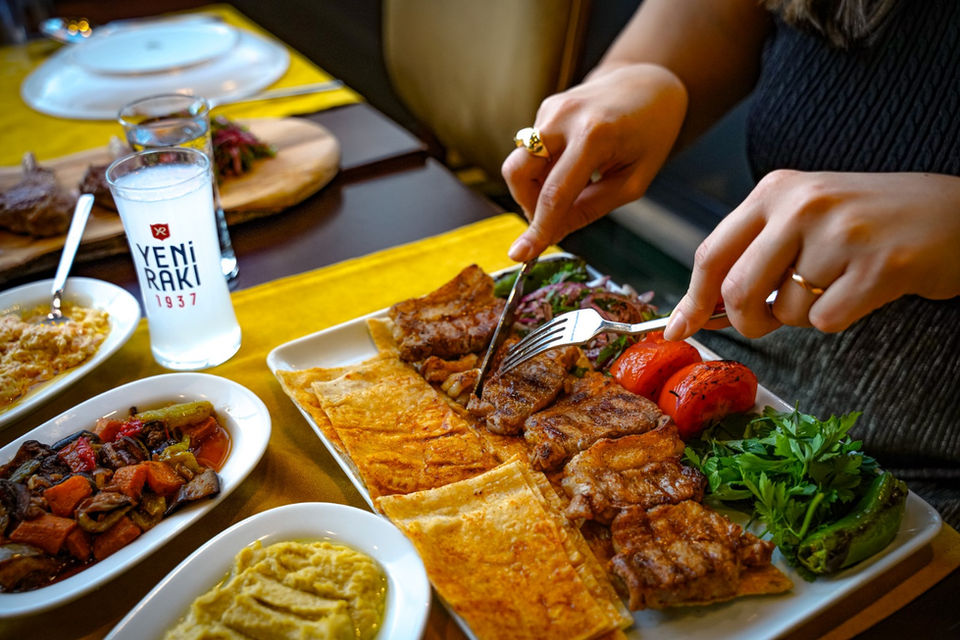 Kime Ne? Ocakbaşı | Yeni Nesil Ocakbaşı Meyhane | Ataşehir / İstanbul