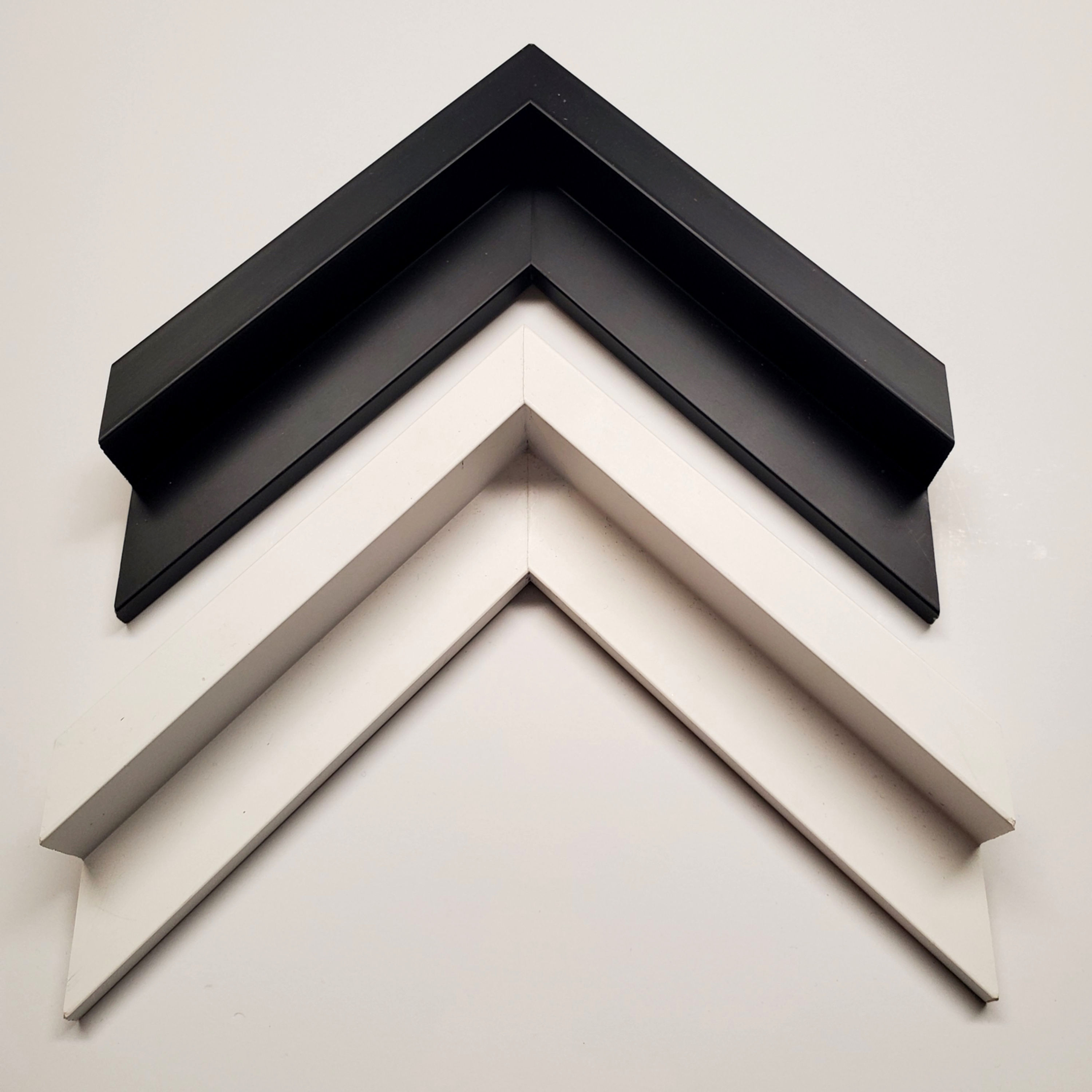 Thick Black & White Low Depth Wood Floater - Basic