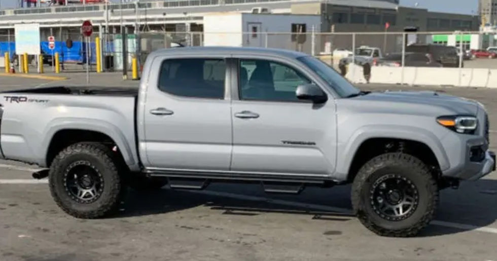 Thumbnail: 17 X 9 Inch Matt Black SS Rivets Wheels Rim 6 x 5.5 Wheel 6 Lug ET 0 mm CB 110.1