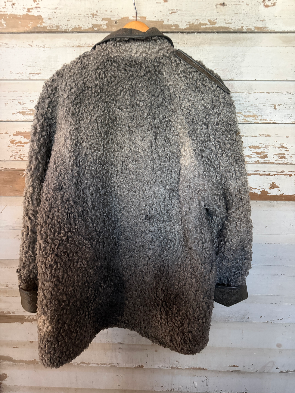 Thumbnail: c.1980s Reversible Shearling Coat [L/XL] 