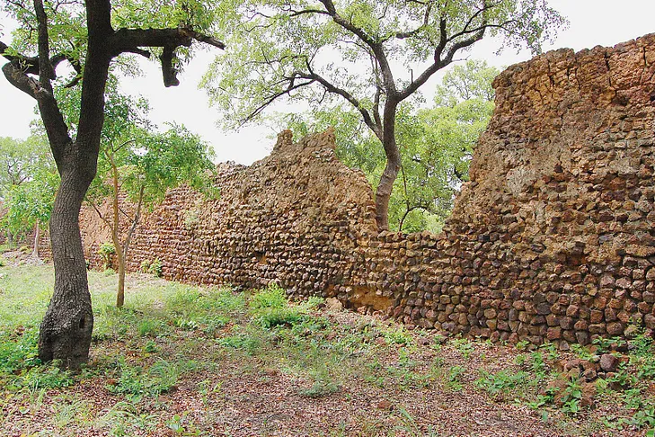 Image01, Ruines de Loropén
