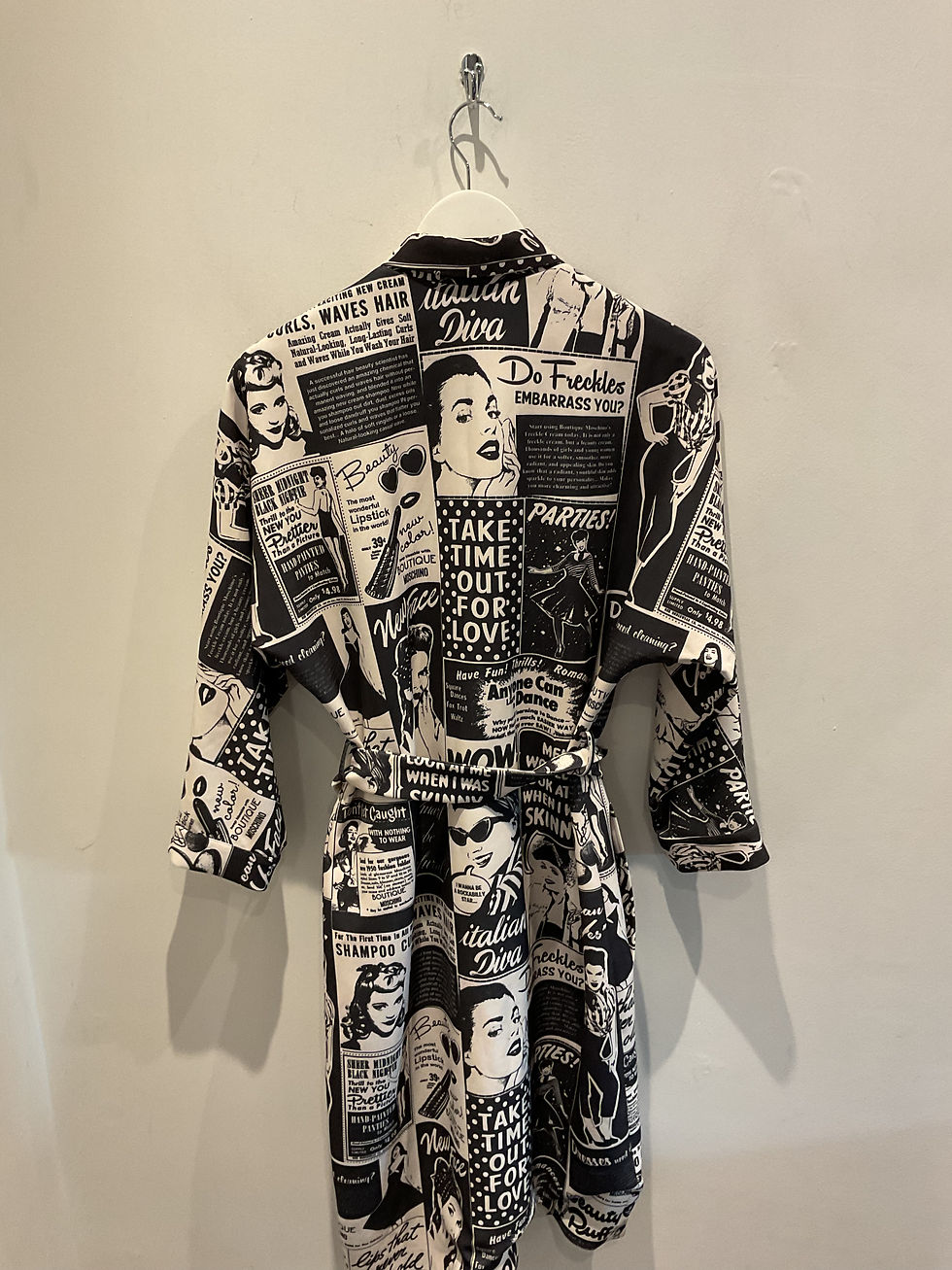 Thumbnail: Moschino Boutique black/white newspaper print midi shirt dress size 12