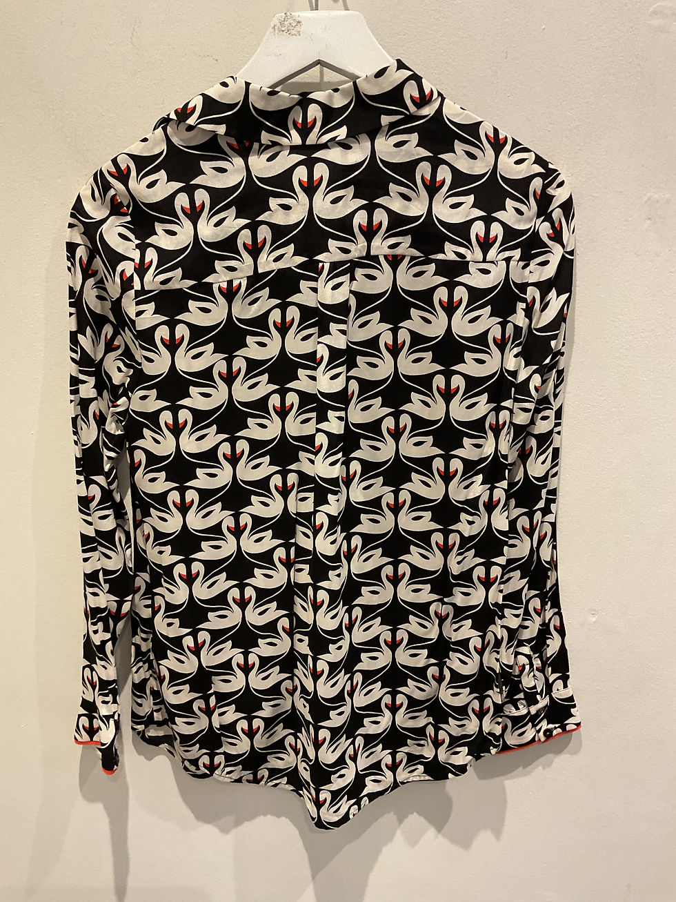 Thumbnail: Mint velvet “Nora” swan print shirt size 8 