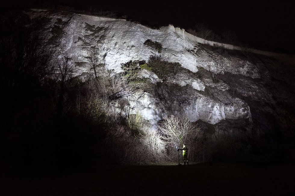 Miniatura: Proiettore a LED portatile ad alta potenza e lunga durata...