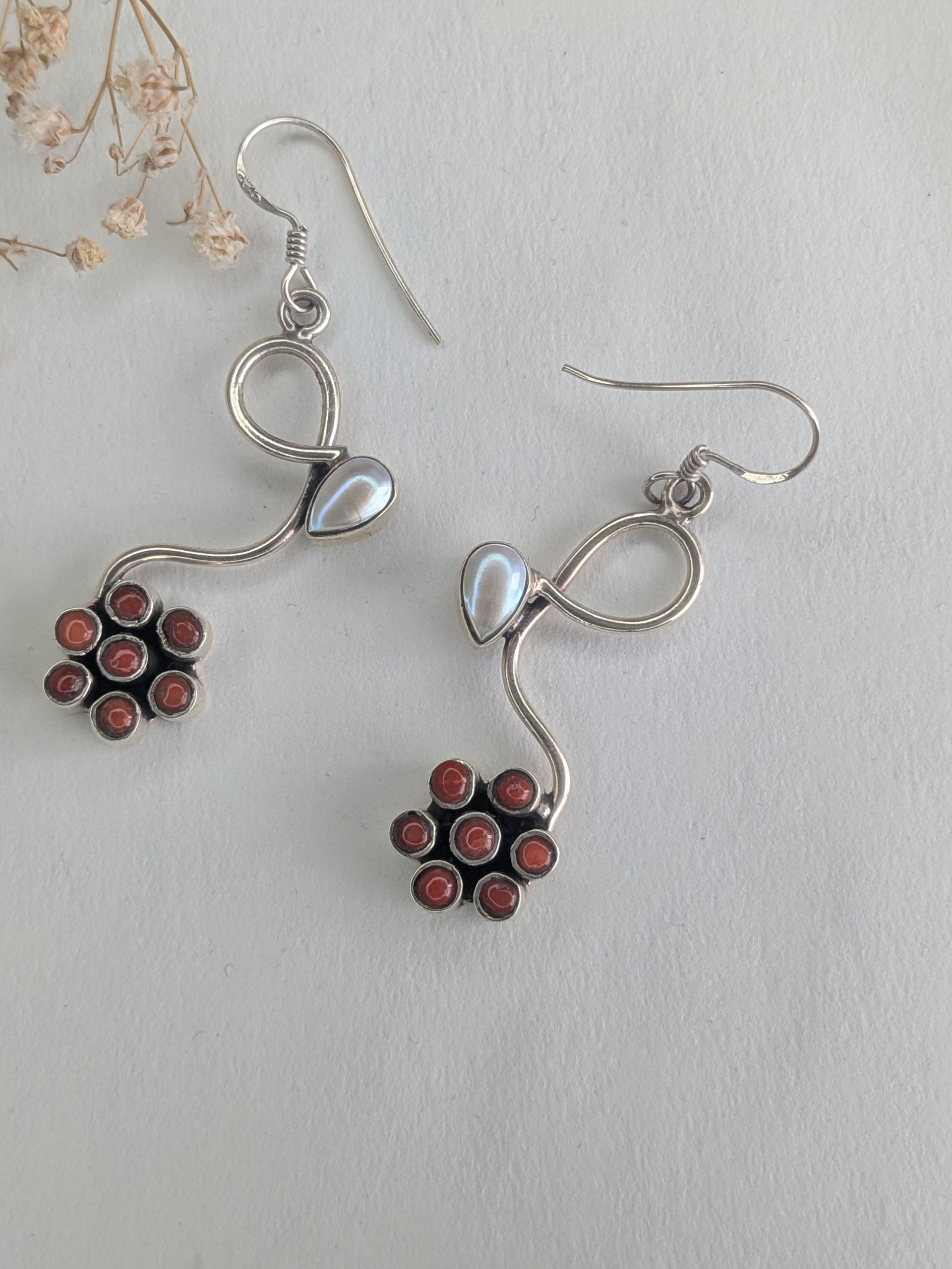 Pushkara - 925 Silver Earrings with Pearl and Coral.