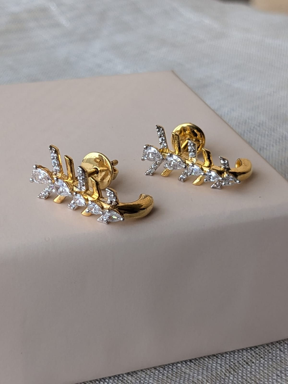 Mrinal - 925 silver gold plated stud earrings.
