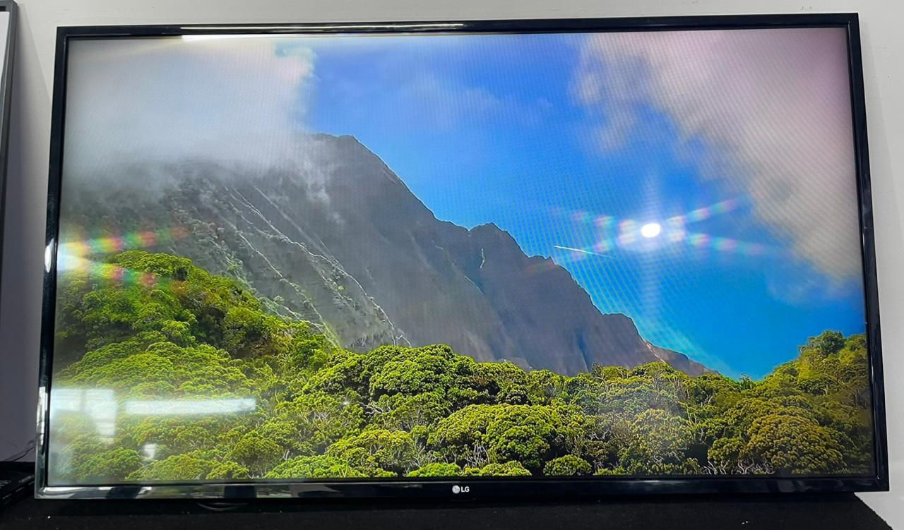 Smart TV LED 49" LG 49LH5700: Tecnologia e Conectividade Full HD