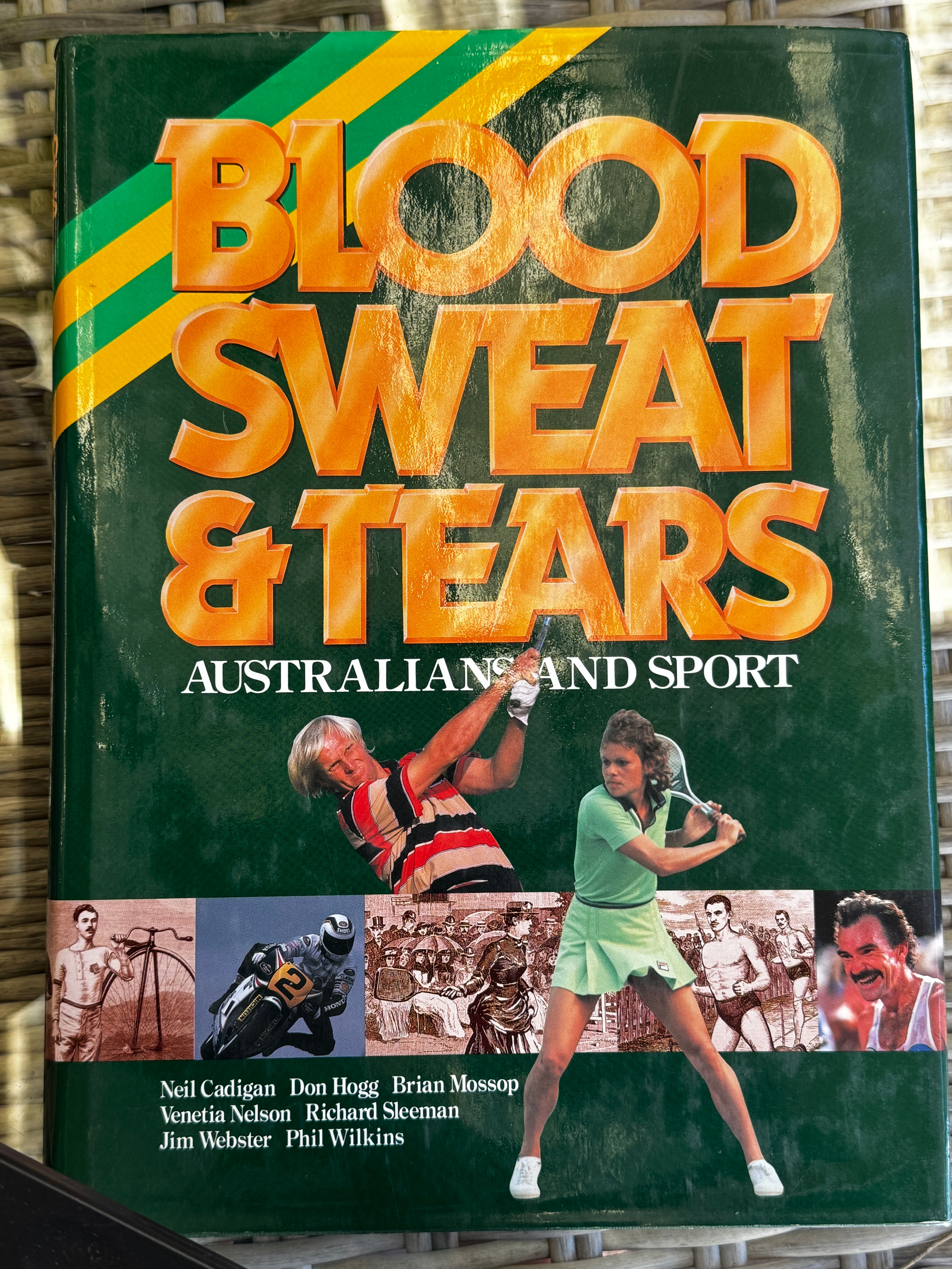 BLOOD SWEAT & TEARS AUSTRALIANS AND SPORT;   VARIOUS AUTHORS