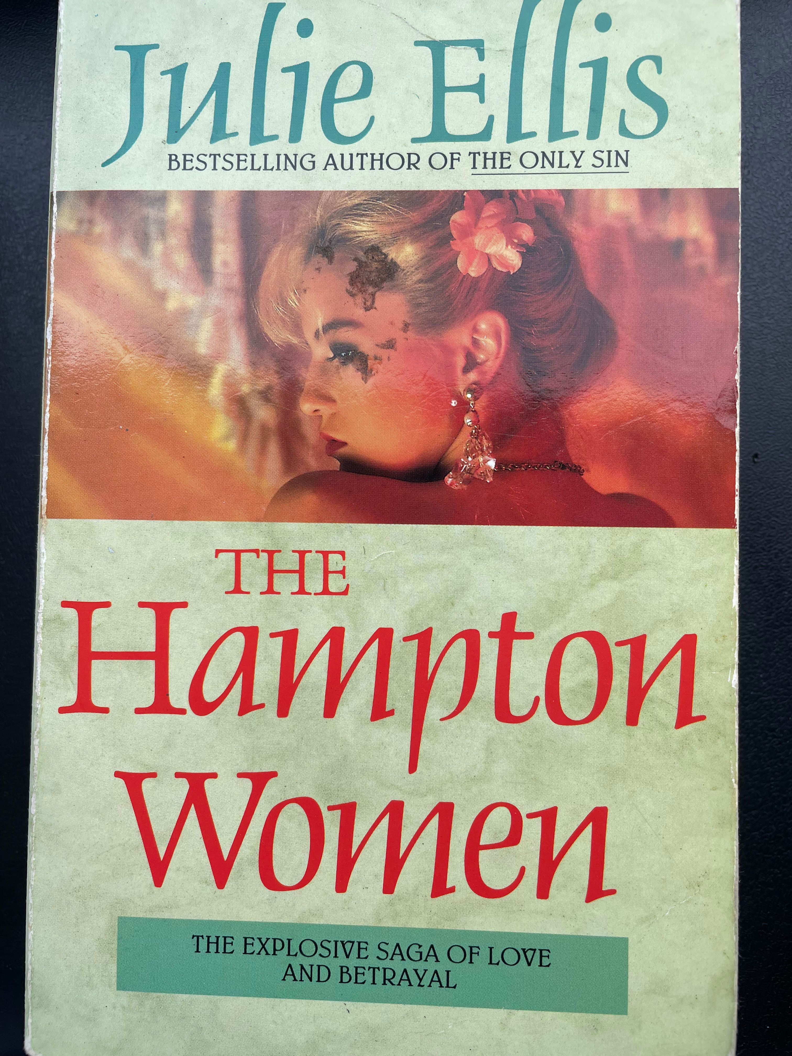 THE HAMPTON WOMEN :  JULIE ELLIS