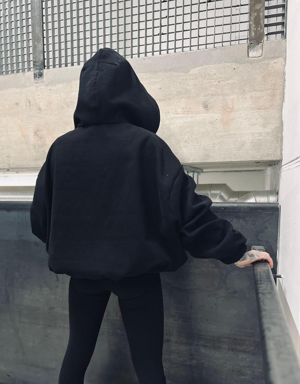 Thumbnail: Veste bomber oversize avec un col haut et une grande capuche large