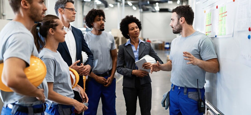 Equipe-industrial-momento-gestão