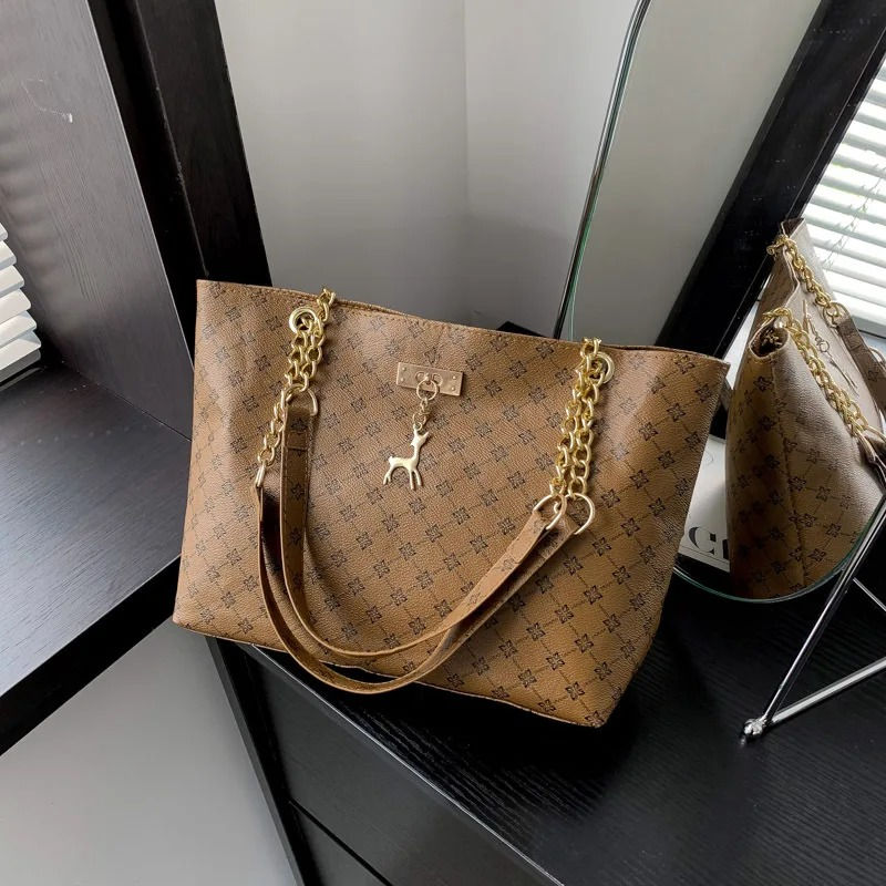 Thumbnail: Victoria Royale Tote
