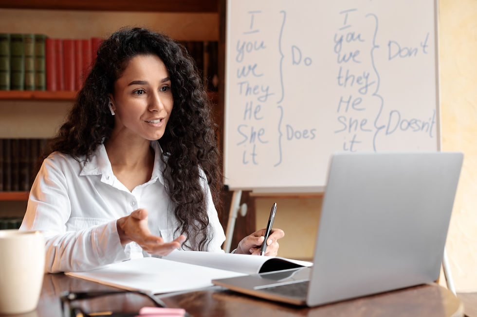 curly-online-teacher-using-whiteboard-teaching-english-grammar-best-props-for-teaching-english-to-young-learners-in-one-on-one-classes-edge-tutor