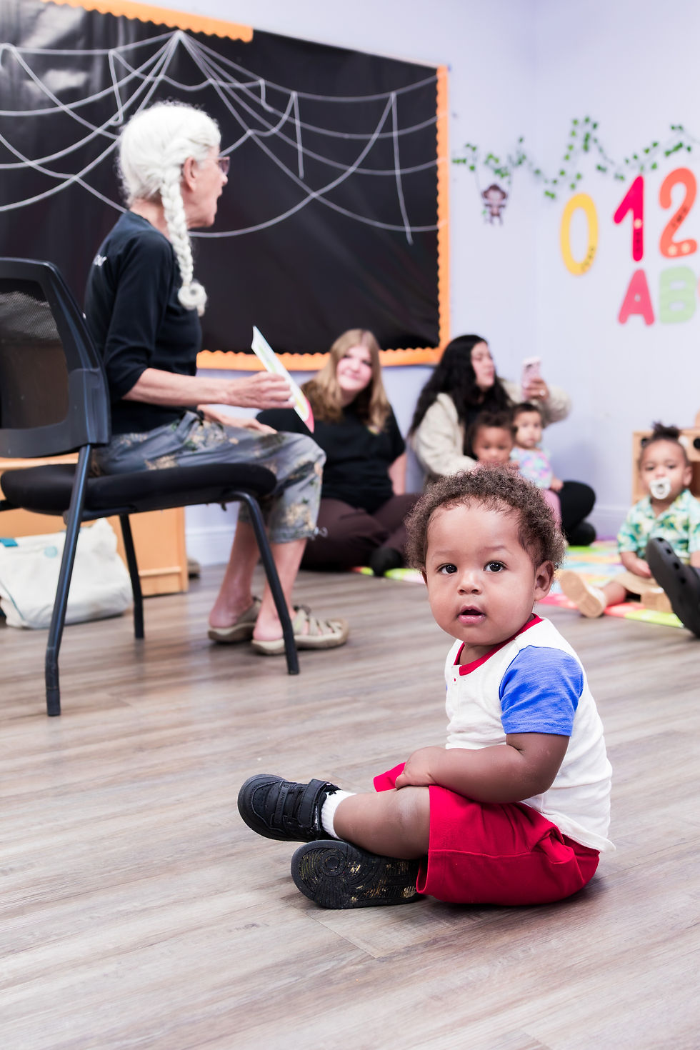 Music class at ELC-1-5.jpg
