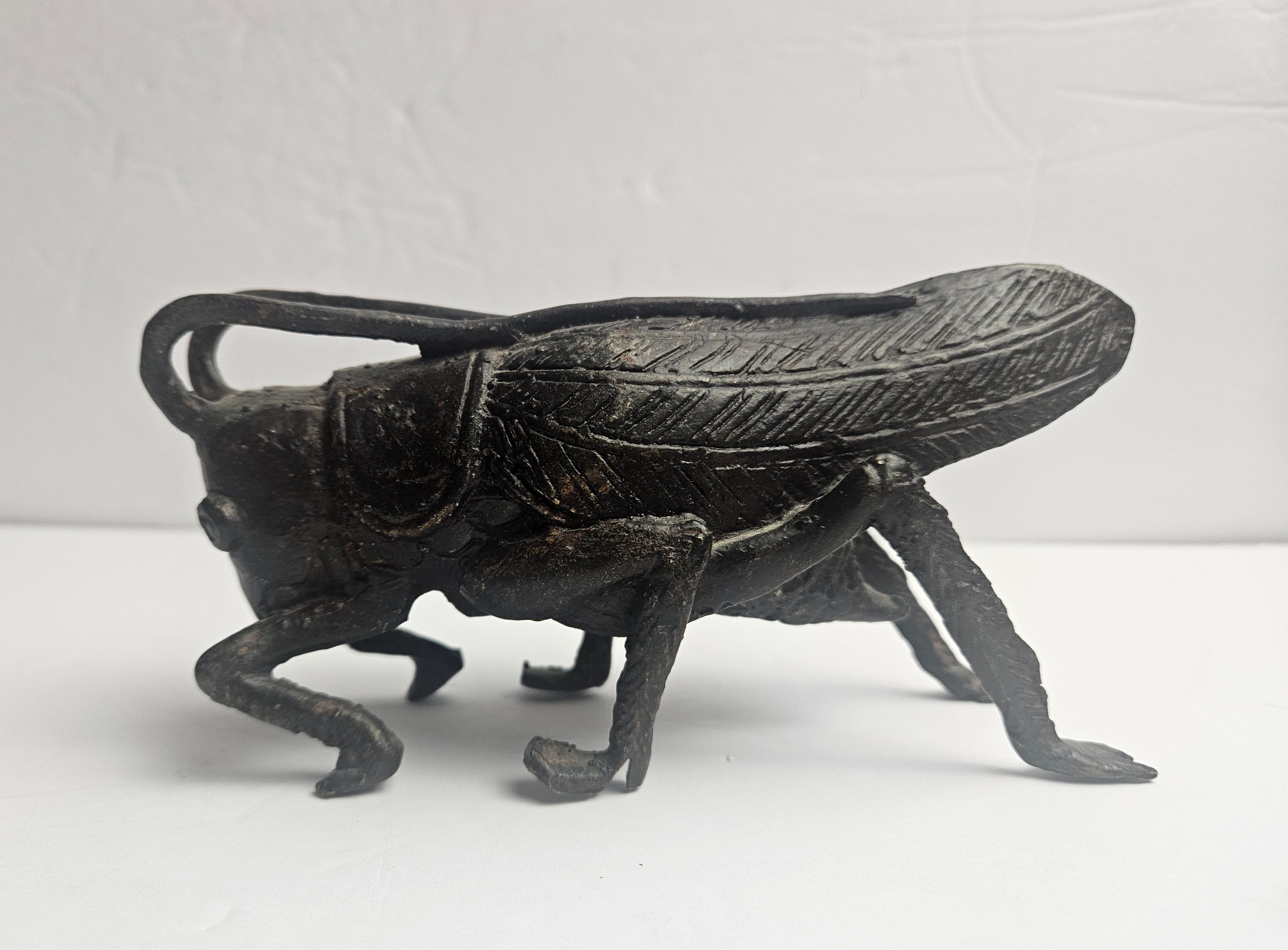 Vintage Cast Iron Grasshopper Antique Bronze Finish Garden Art Paperweight Scul