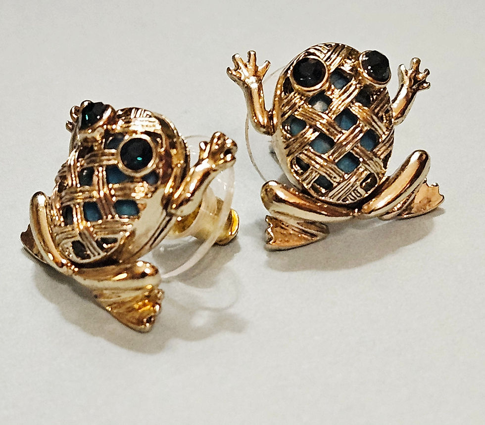 Thumbnail: Betsey Johnson Jadeite Frog Earrings Basketweave Gold Tone New Carded