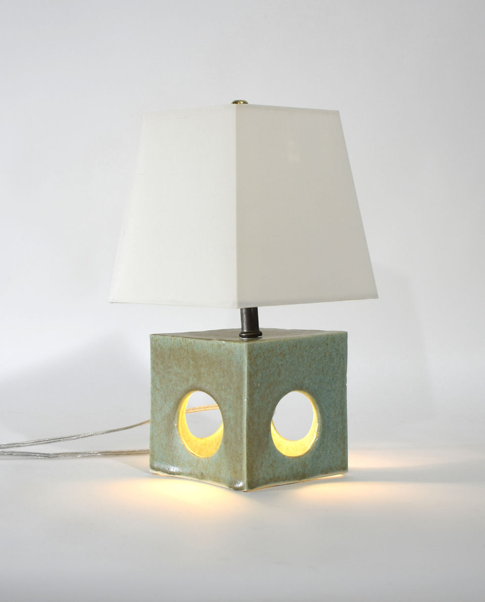 Thumbnail: single hole half-height  lamp