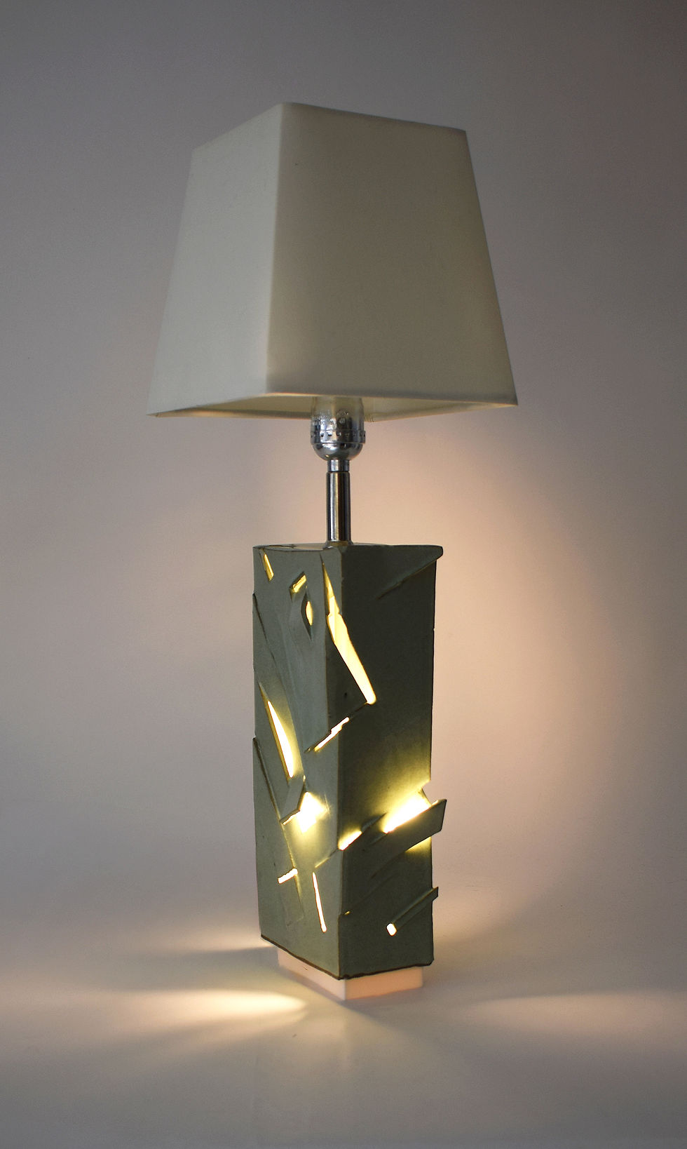 Thumbnail: Diagonal Oregano Lamp