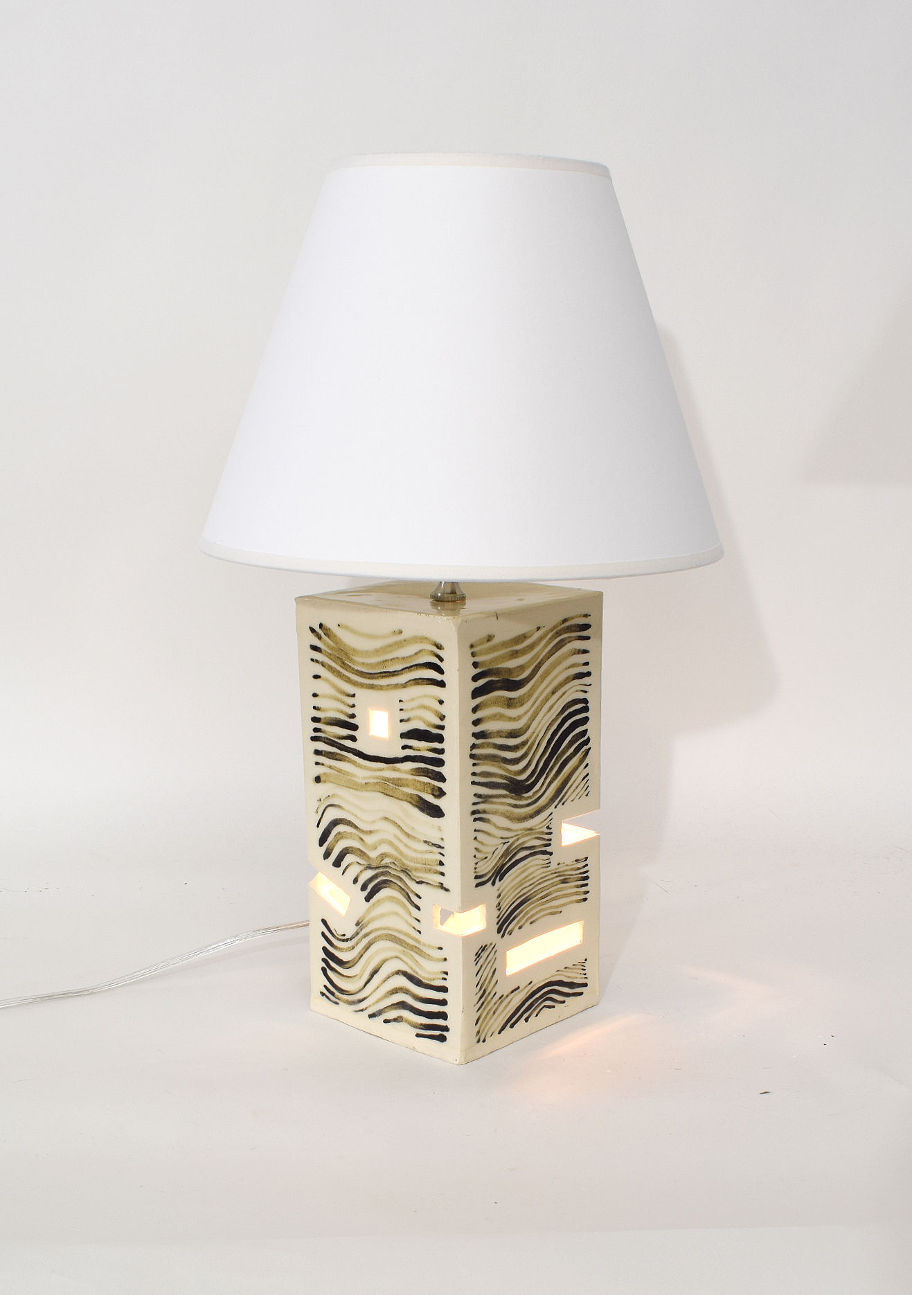 Random openings hand-painted lamp 2 (square base)