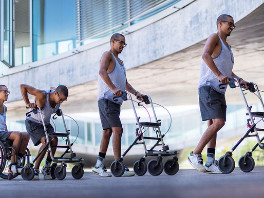 Tres parapléjicos vuelven a caminar gracias a un electroestimulador