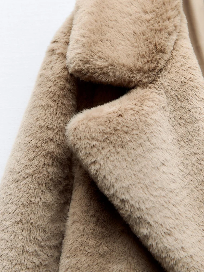 Miniatura: Women's Faux Fur Coat .