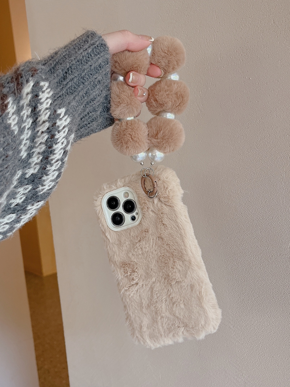 Miniatura: Luxurious Plush Fluffy Phone Case with Detachable Lanyard