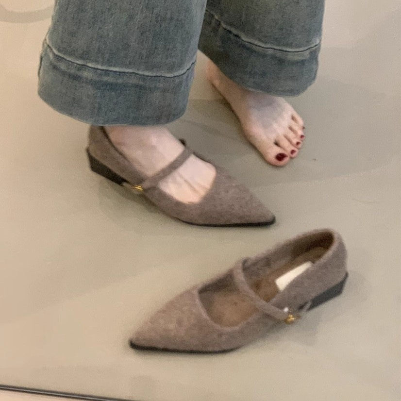 Thumbnail: Chic Pointed Toe Flats with Ankle Strap
