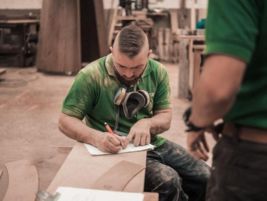 How Much Should Manufacturers Spend on Digital Advertising?