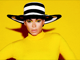 QueenB.gif