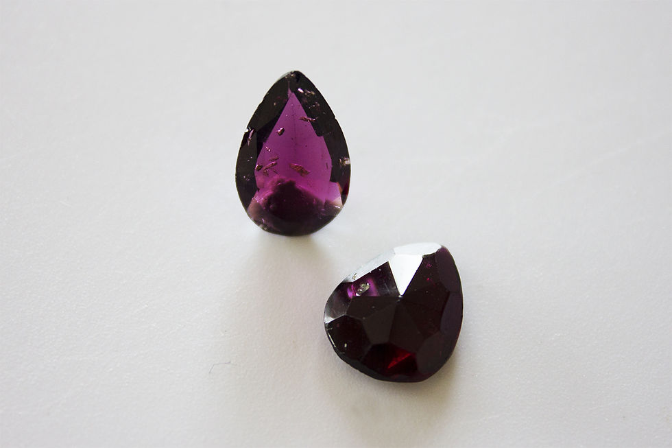 Miniature : Cabochon de Grenat rouge Almandin