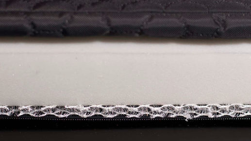 Das Dachzelt ist ein idealer Begleiter – leicht zu transportieren, einfach zu montieren und platzsparend auf jedem Fahrzeugdach.