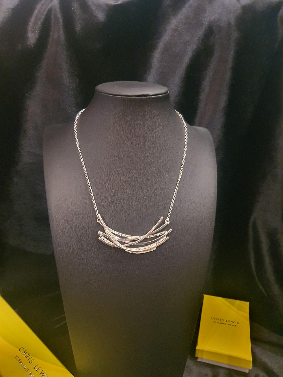 Thumbnail: Curved Line Necklace Small