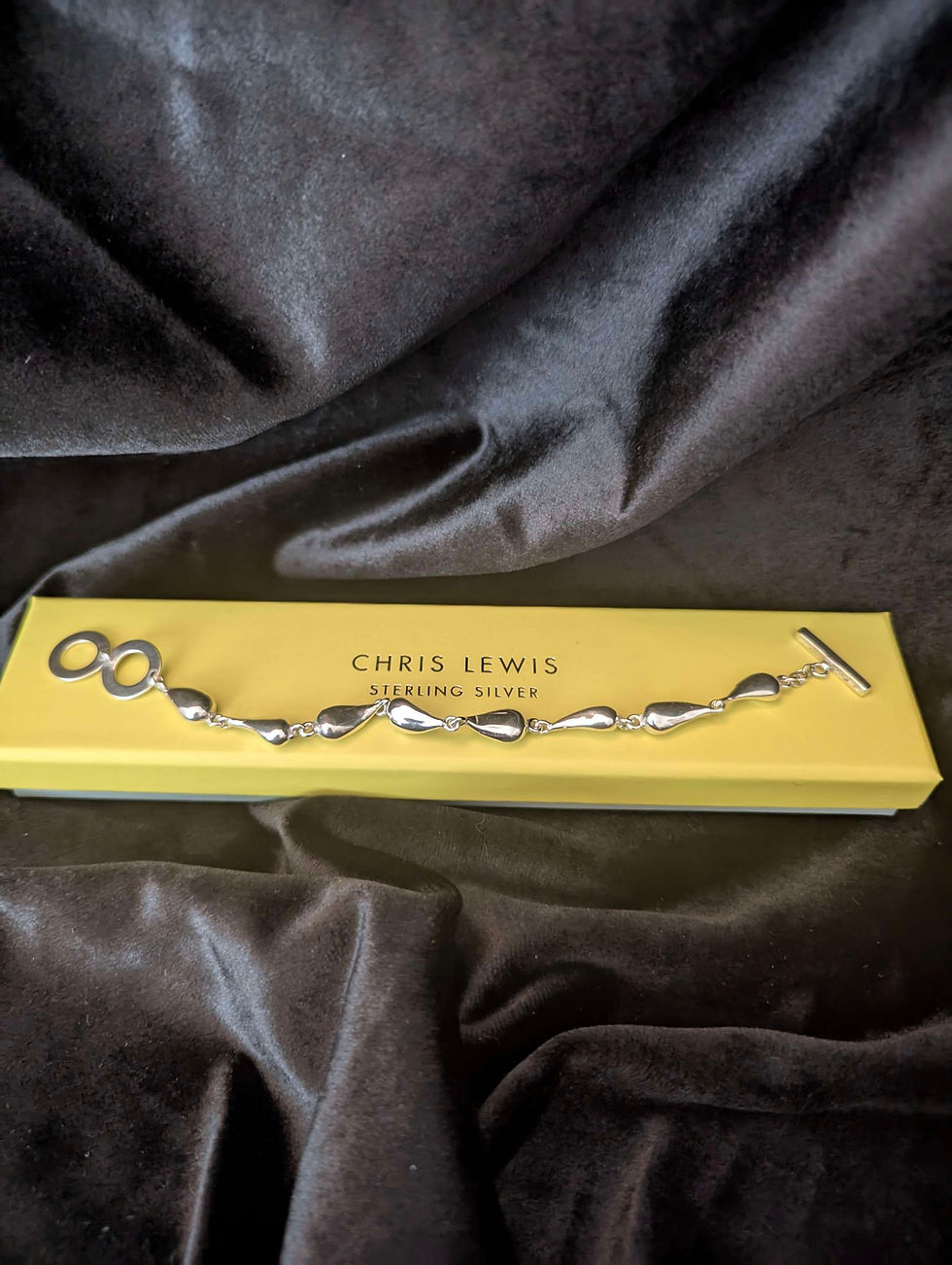 Thumbnail: Teardrop Shark Bracelet