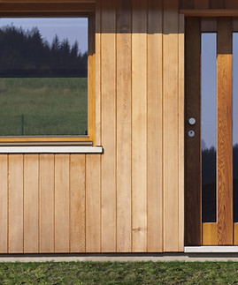 Ingang van houten huis