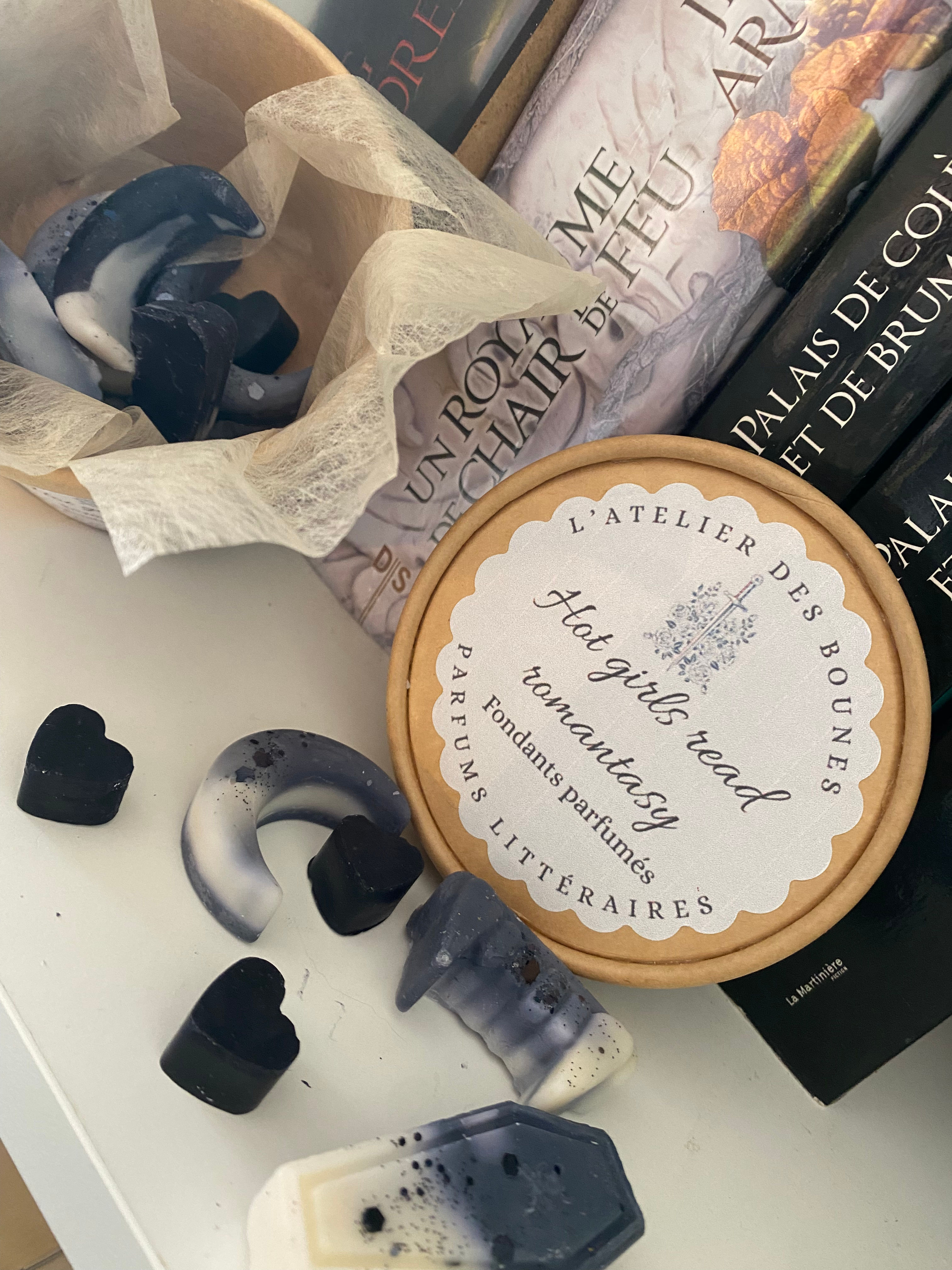 Hot girls read Romantasy – Pot de fondants littéraires parfumés