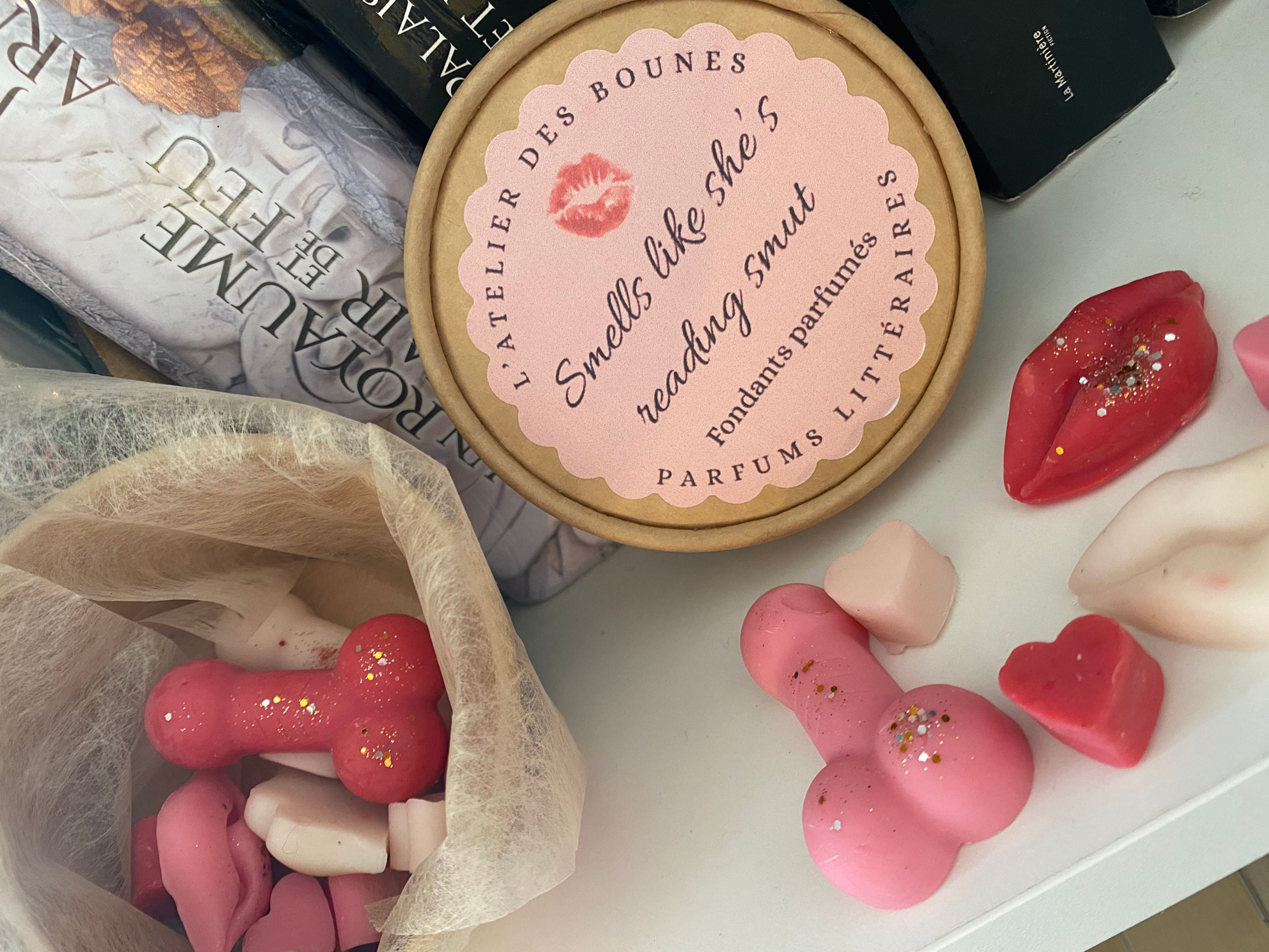 Smells Like She's Reading Smut – Pot de fondants littéraires parfumés