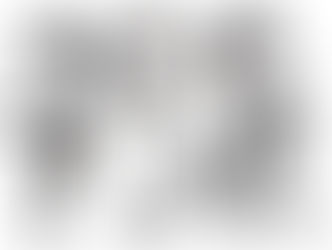 様々な職業に扮しながら街を歩く青年のイメージ