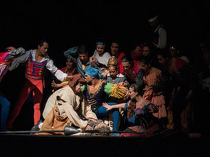 Bu çalışmada, bir tragedya veya şiirin nasıl olması gerektiğinin kurallarını ortaya koyan Aristoteles’in ‘Poetika’ isimli eseri temele alınarak; William Shakespeare’in ‘Macbeth’ isimli tragedyasının söz konusu ölçülere ne ölçüde uyduğu incelenecektir.