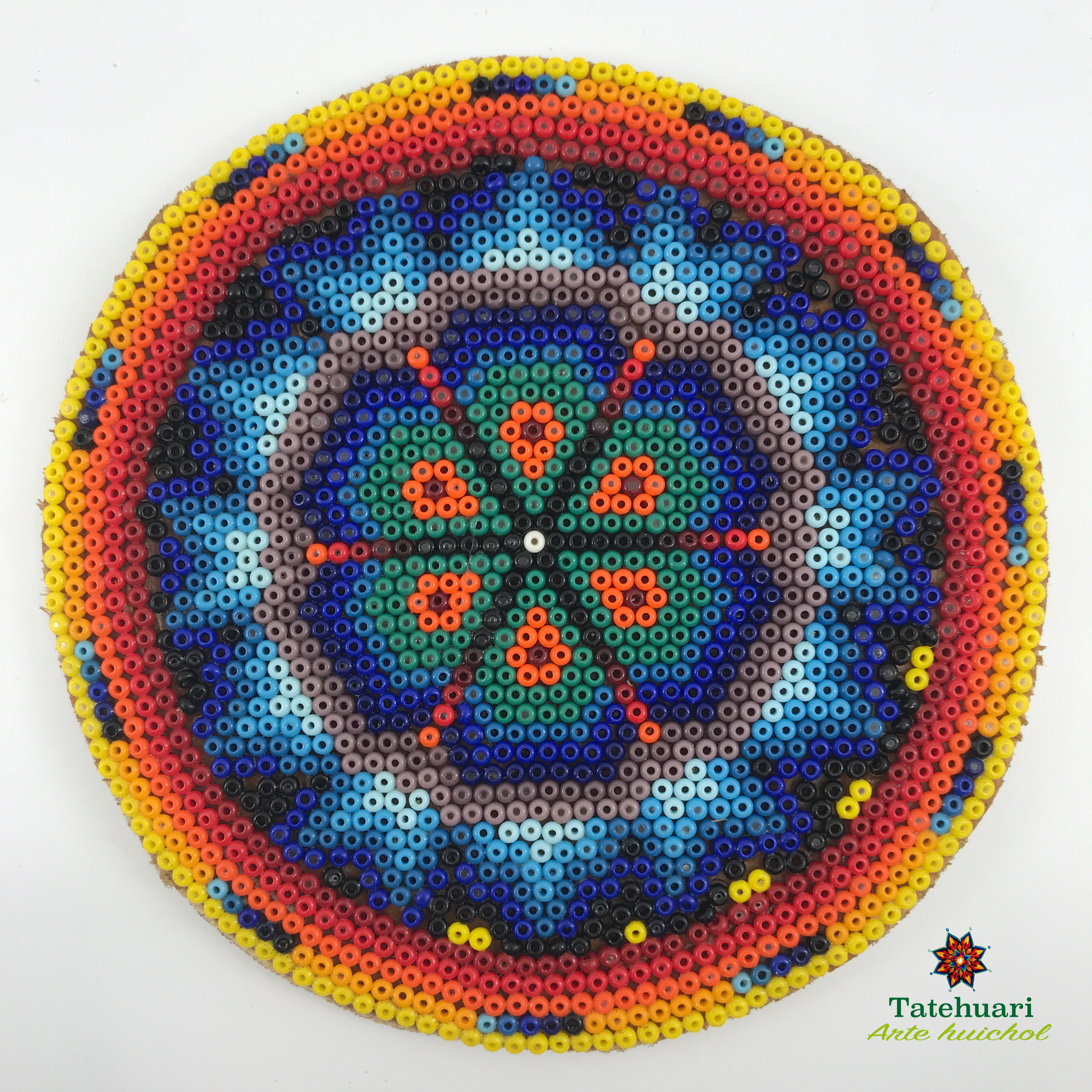 Círculo Forrado con Chaquira - Arte huichol