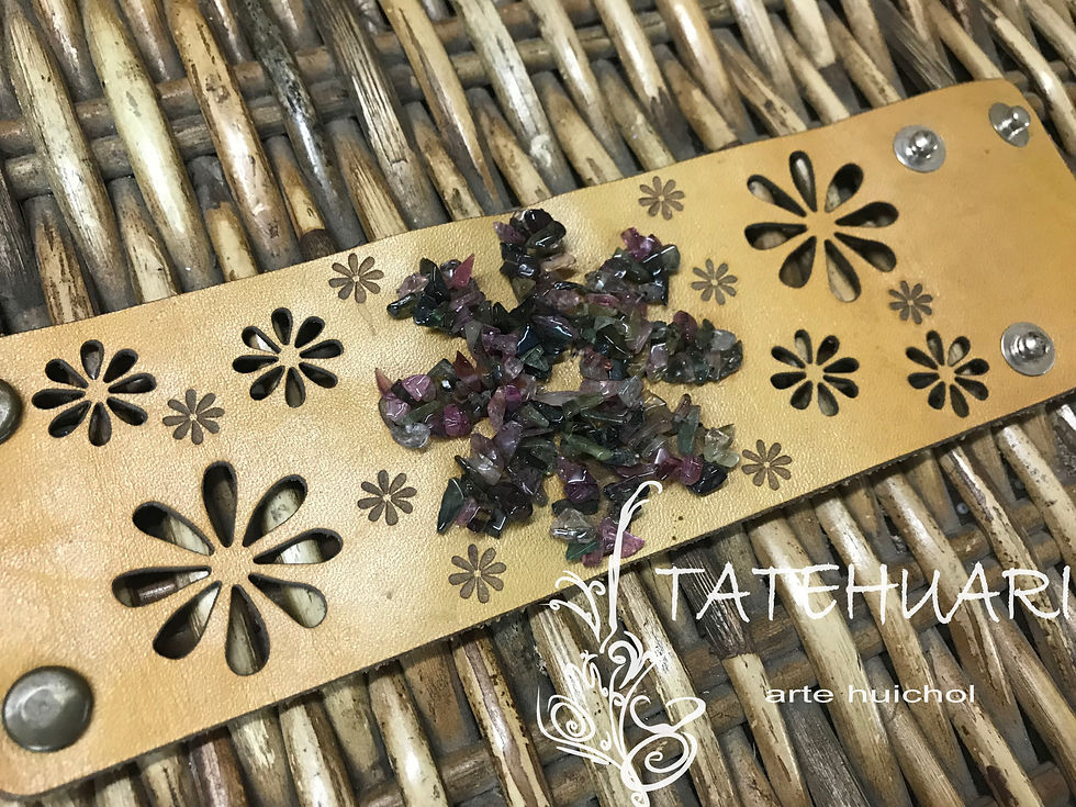 Miniatura: BRAZALETE DE PIEL BORDADO CON TURMALINAS - ARTE HUICHOL