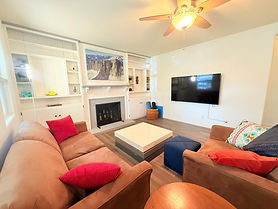 Furnished 2 Bedroom Unit in Los Angeles - For Rent