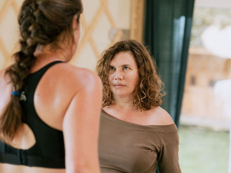 Le rôle de la thérapie féministe dans la guérison des psychotraumatismes