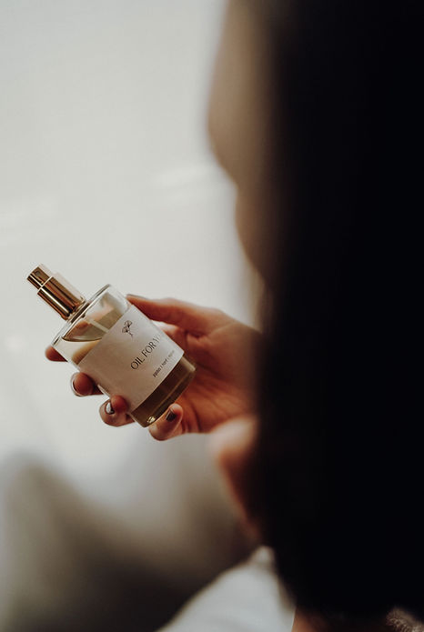 Oil for you in der Hand