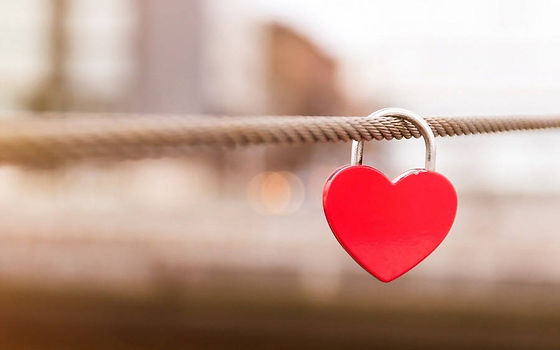 red-heart-shaped-love-padlock-q3f5nk138nea4tez.jpeg
