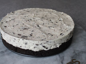 Average Tyler's No Bake Oreo Cheesecake - Sweet Talks Ep. 7