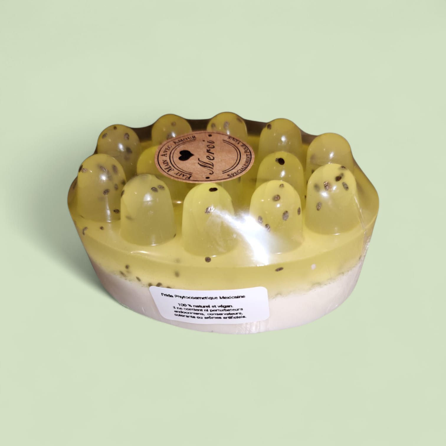 Savon artisanal à base d'avoine, de miel, de mangue et de vitamine E