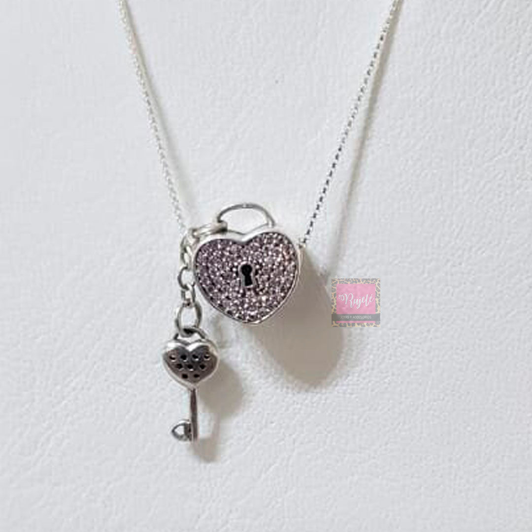 Cadena Corazón con Llave